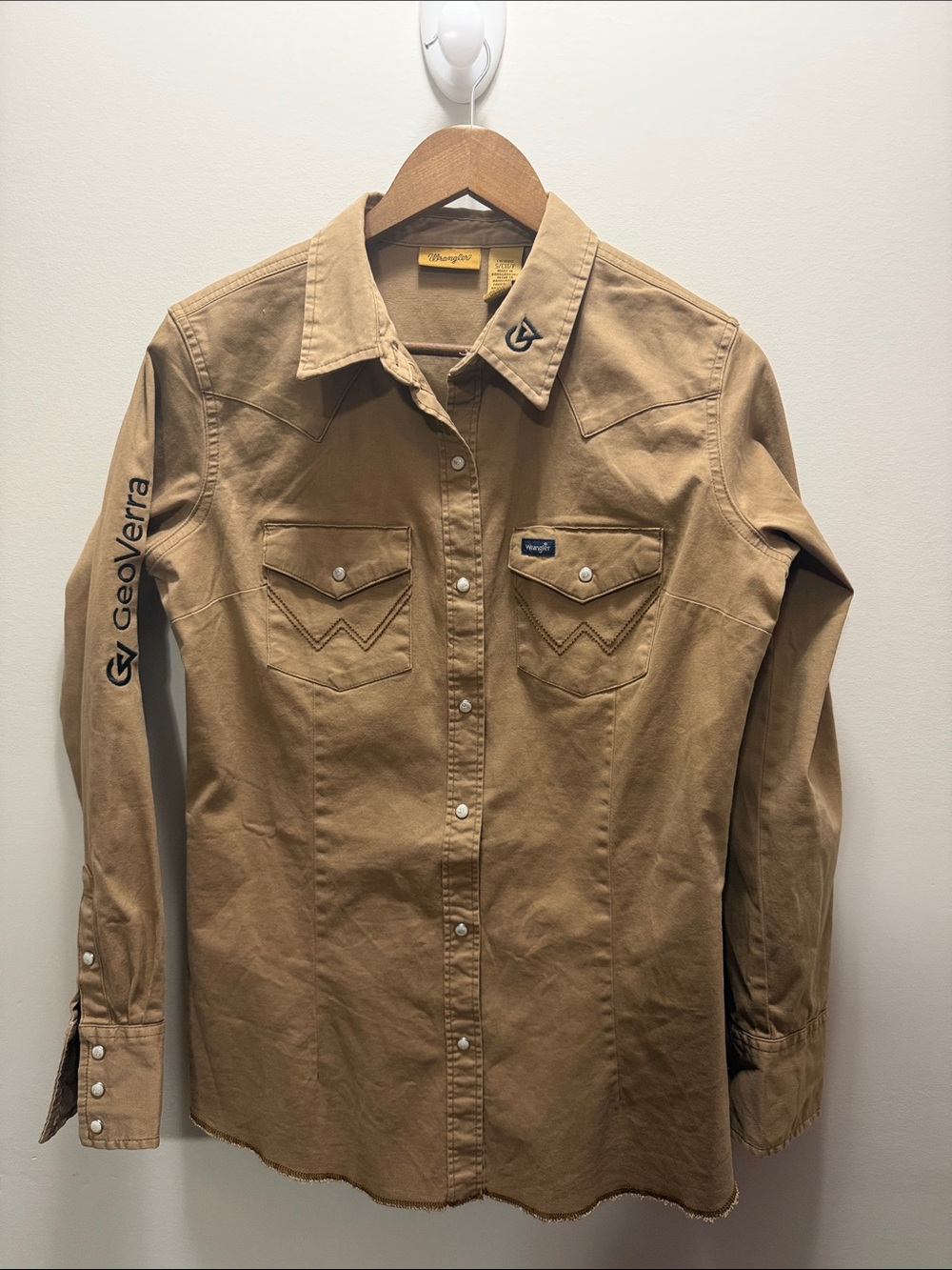 Wrangler Men's Tan Button-Down Western Work Shirt Size S 28x20.5